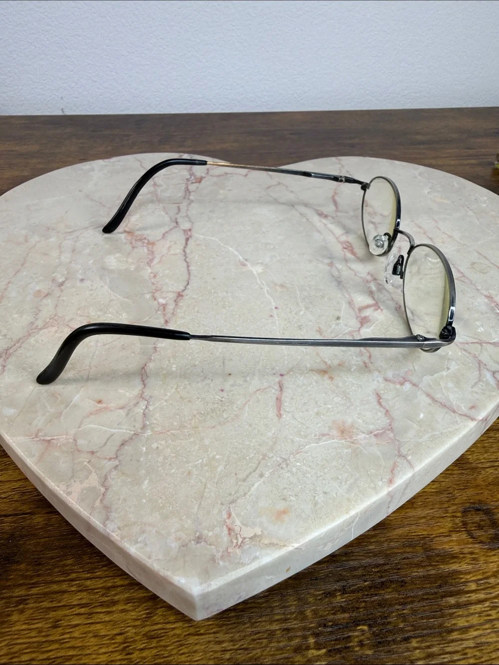 Black Oval Metal Frame Reading Glasses